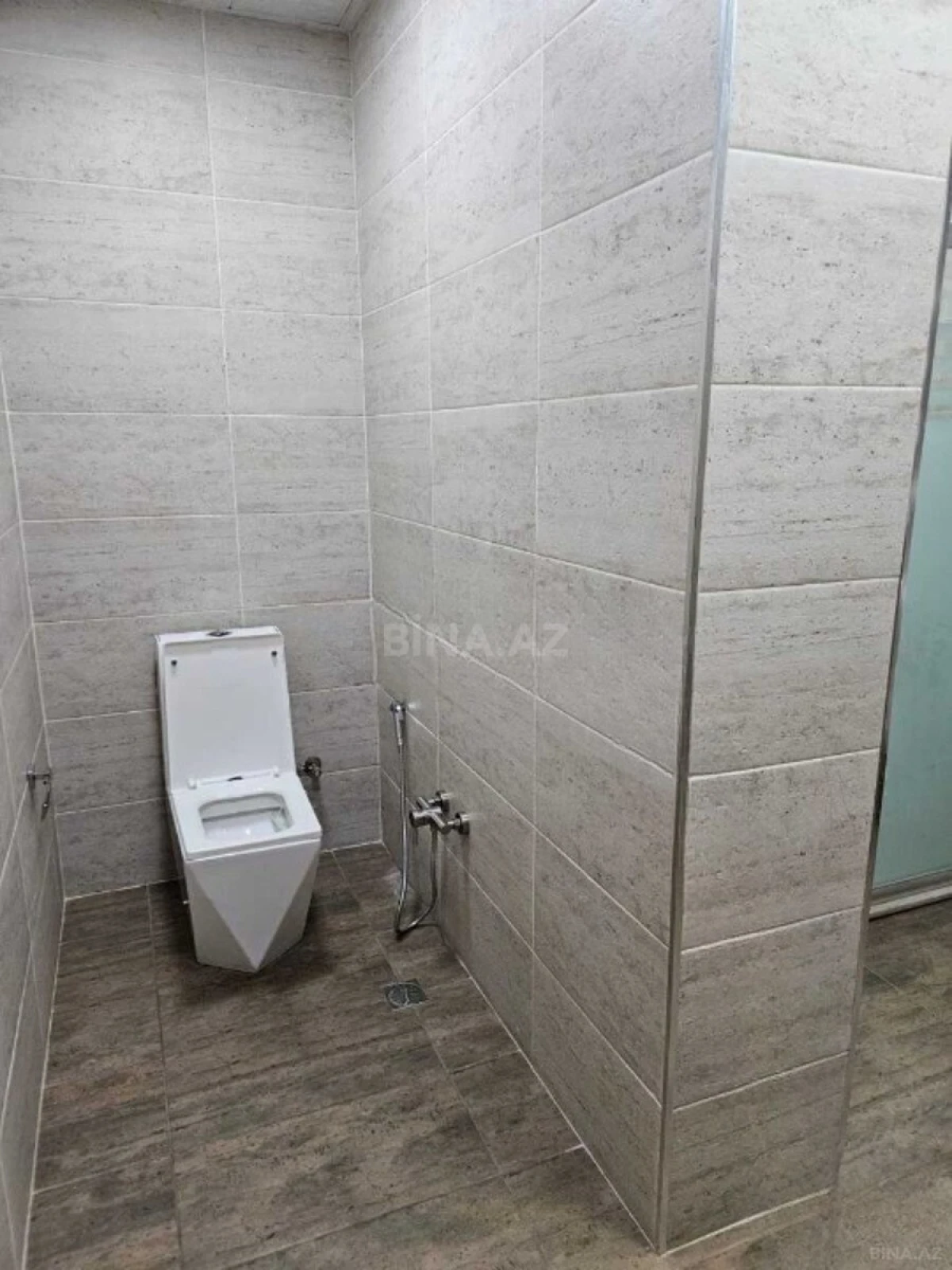 Kirayə verilir 2 otaqlı mənzil 90 m²