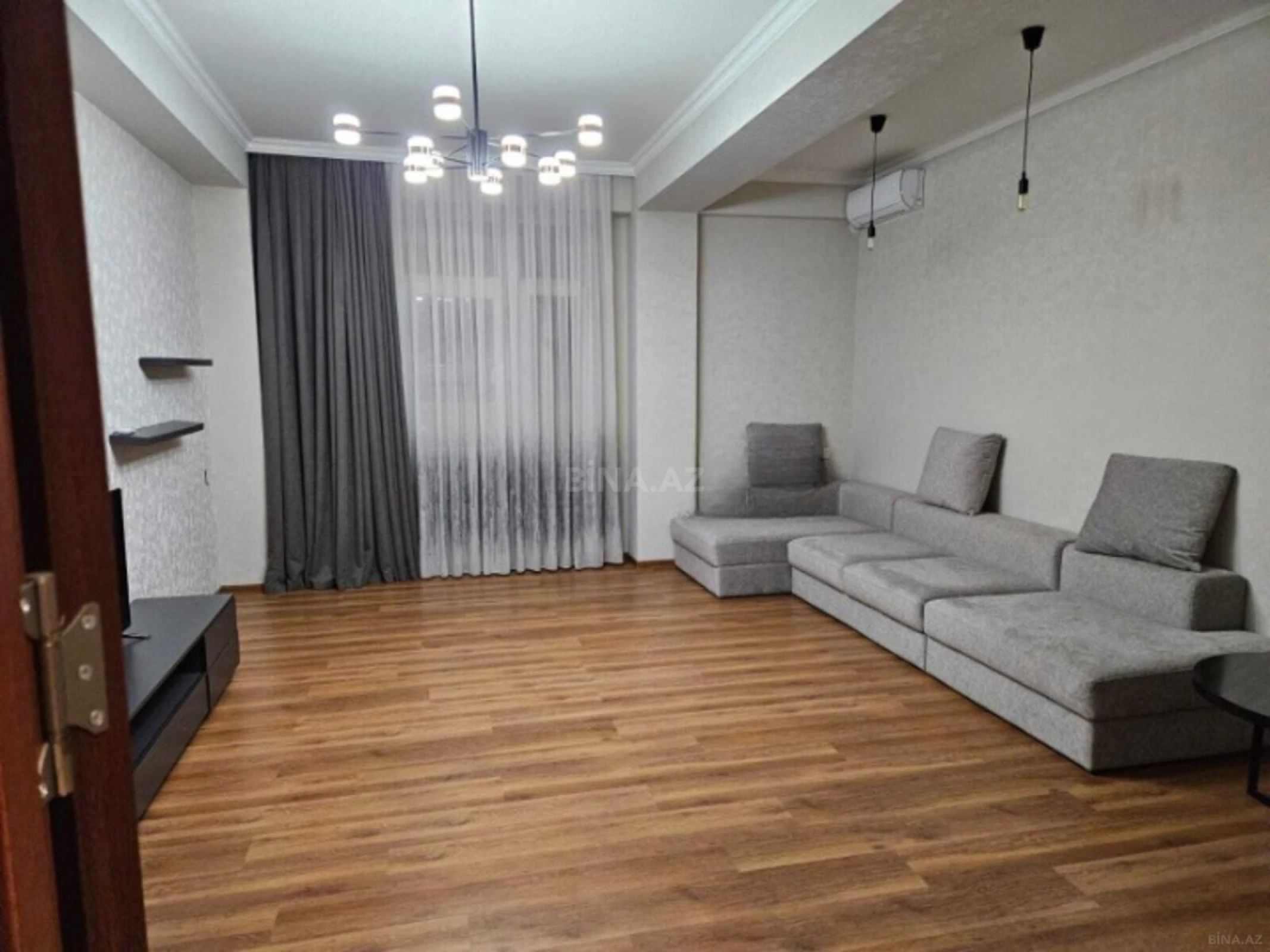 Kirayə verilir 2 otaqlı mənzil 90 m²