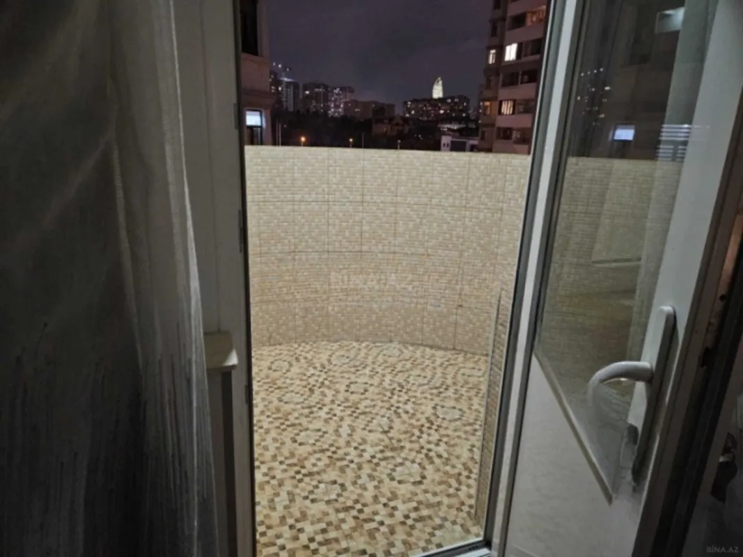 Kirayə verilir 2 otaqlı mənzil 90 m²