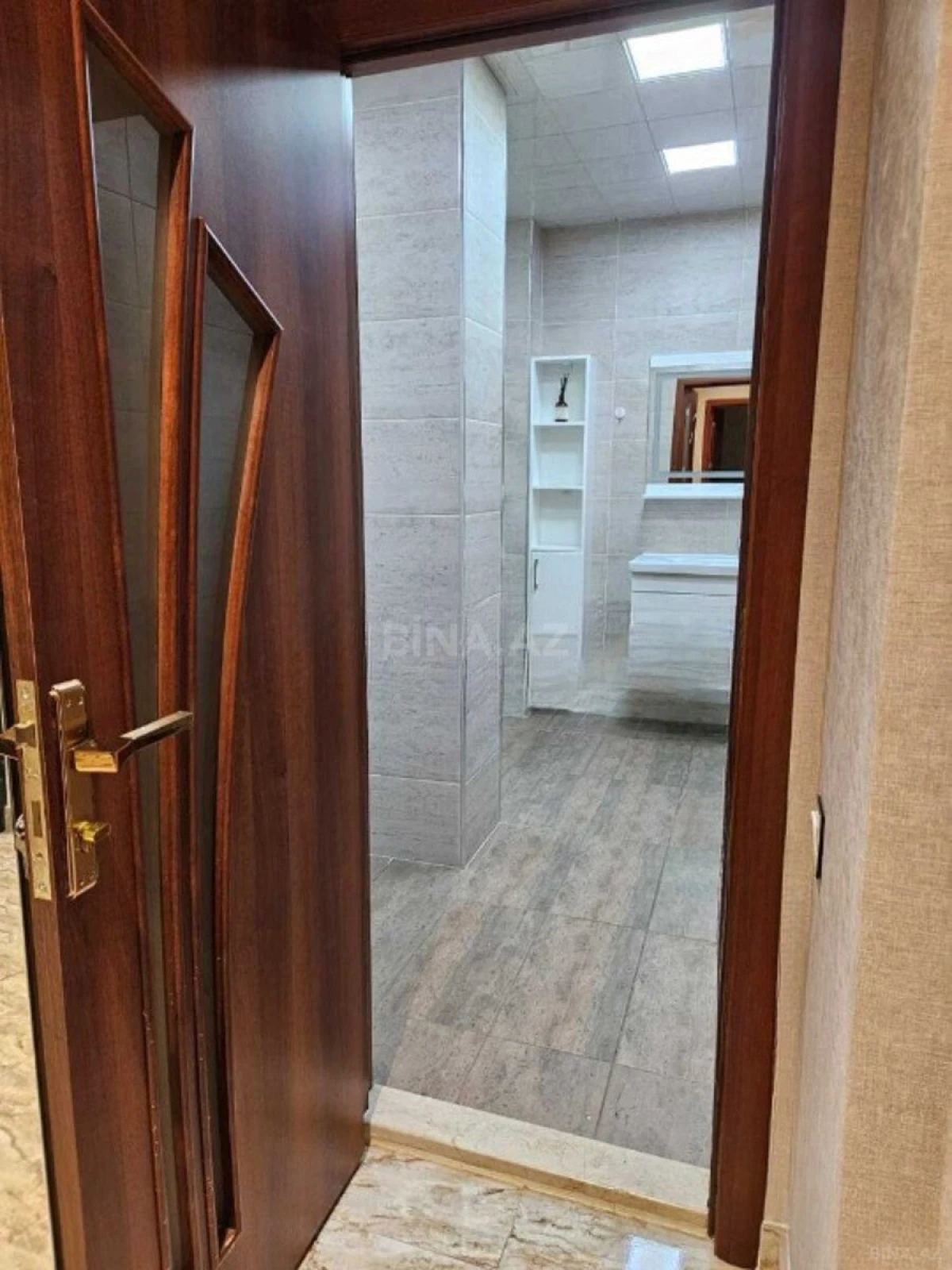 Kirayə verilir 2 otaqlı mənzil 90 m²