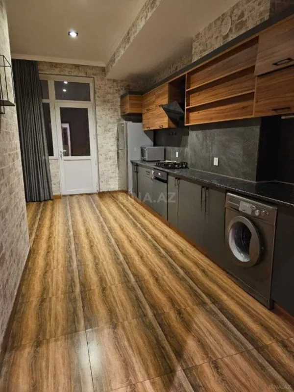 Kirayə verilir 2 otaqlı mənzil 90 m²