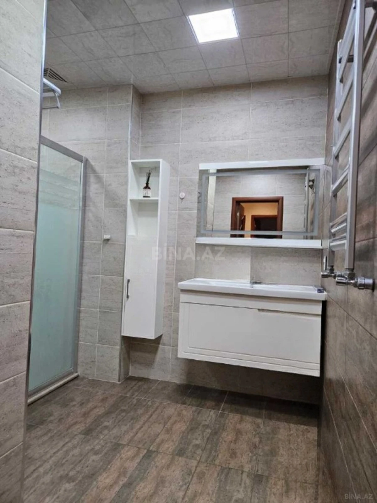 Kirayə verilir 2 otaqlı mənzil 90 m²