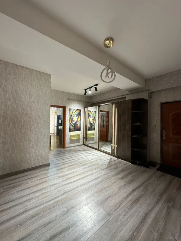 Kirayə verilir 3 otaqlı mənzil 110 m²