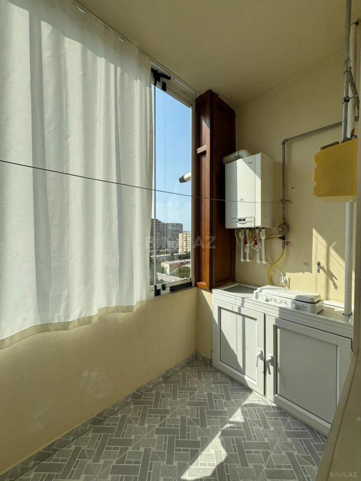 Satılır 2 otaqlı mənzil 63 m²