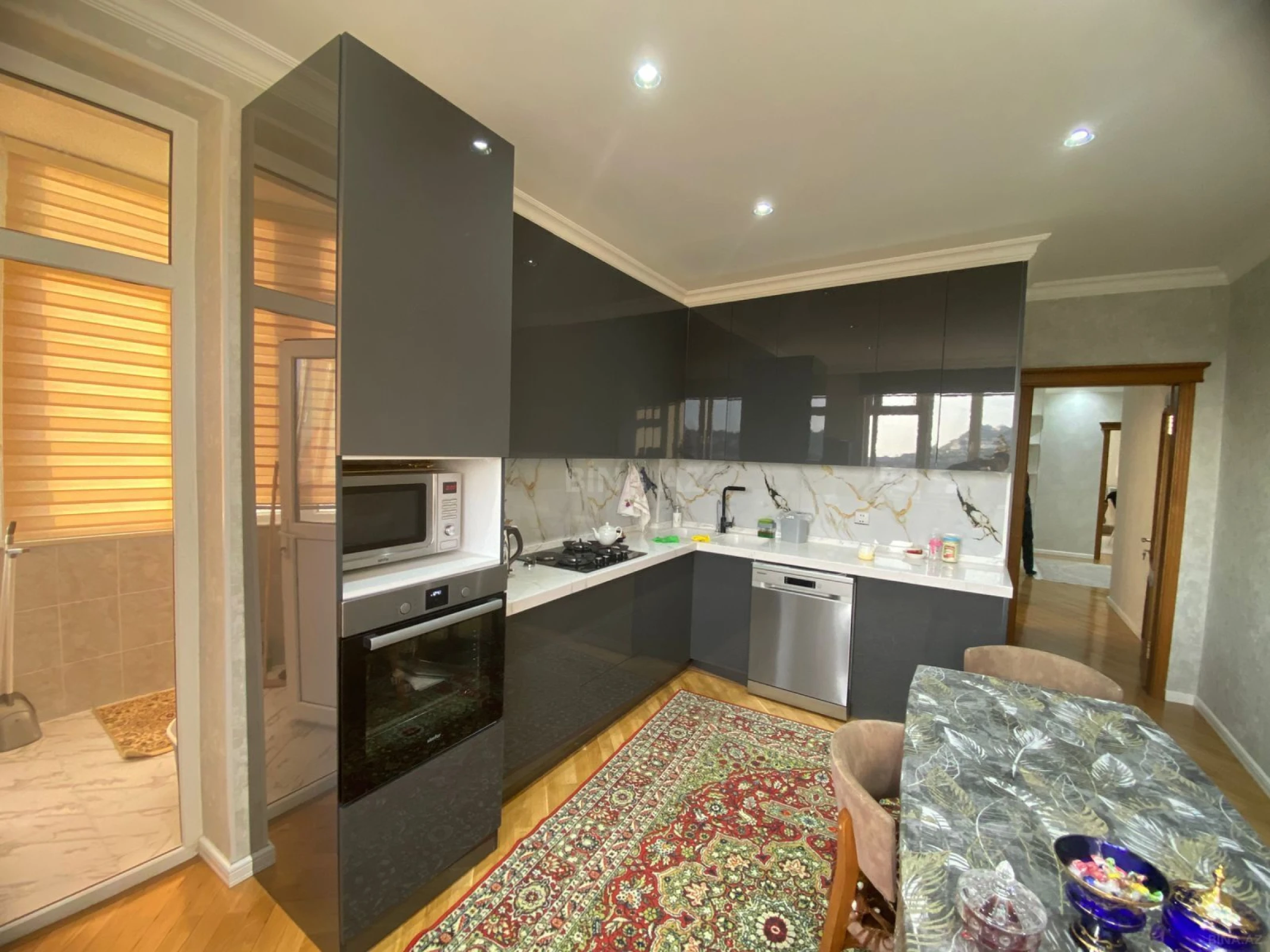 Satılır 3 otaqlı mənzil 125 m²