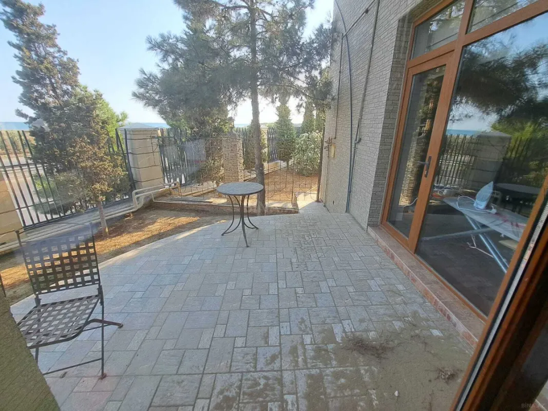 Kirayə verilir 6 otaqlı həyət evi 400 m²