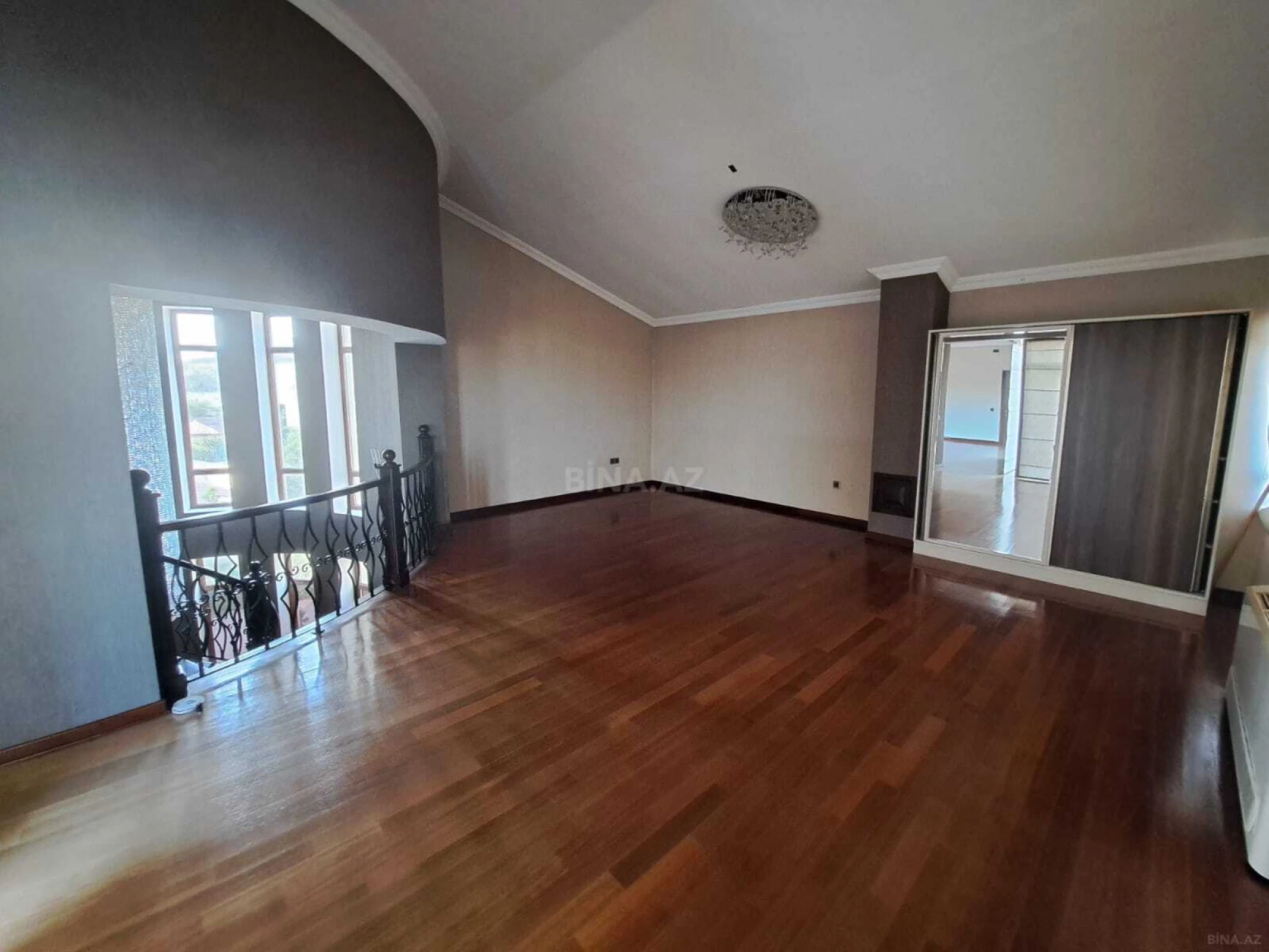 Kirayə verilir 6 otaqlı həyət evi 400 m²