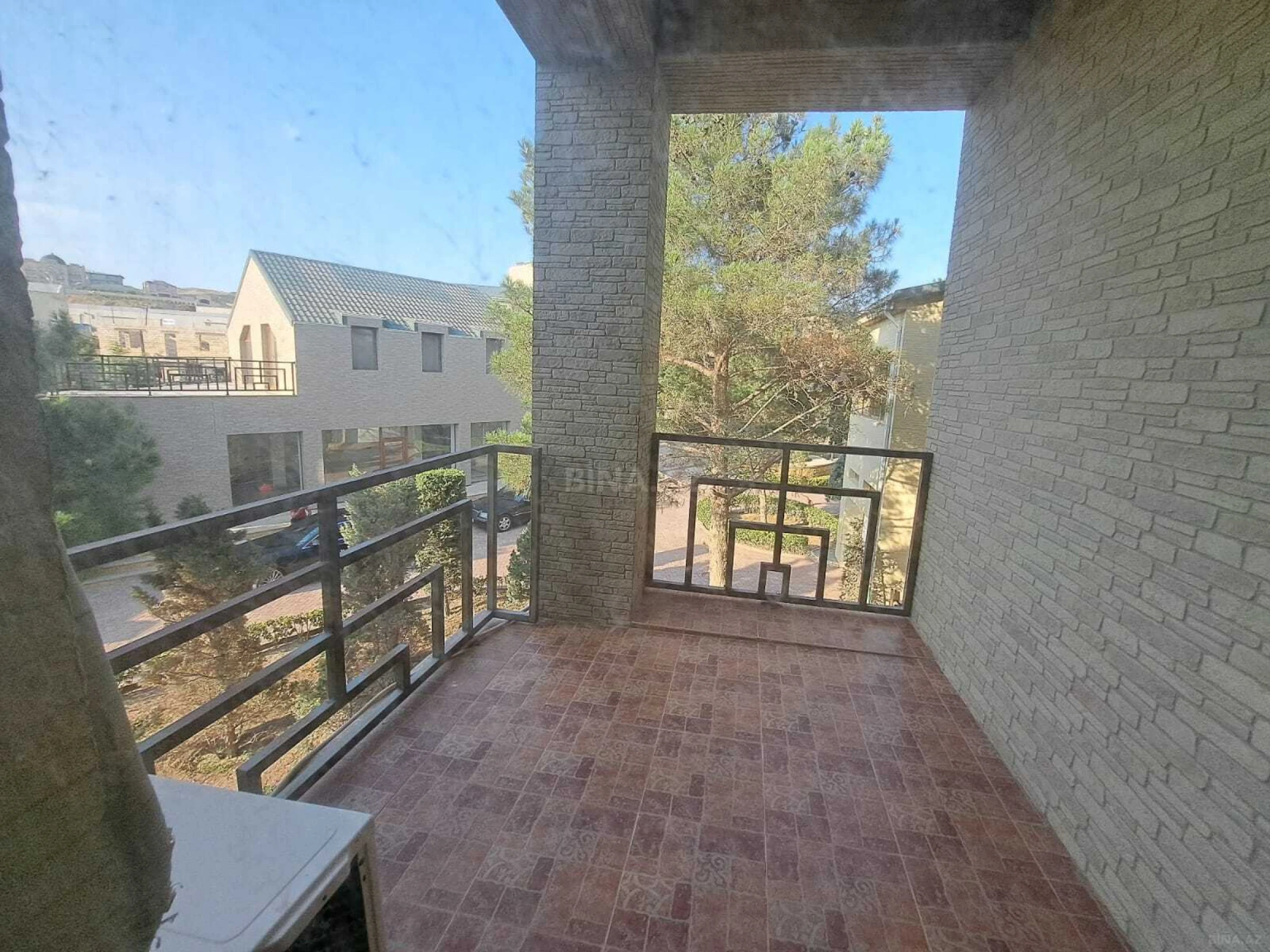 Kirayə verilir 6 otaqlı həyət evi 400 m²