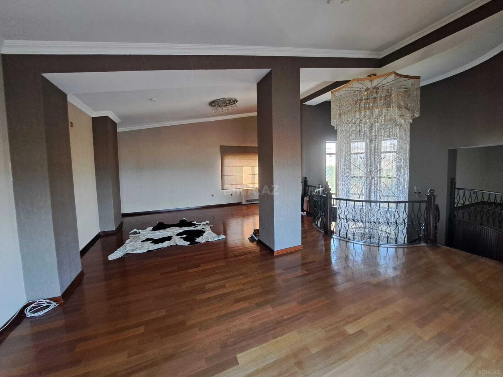 Kirayə verilir 6 otaqlı həyət evi 400 m²