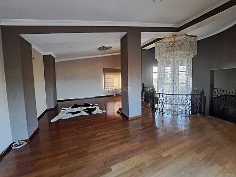 Kirayə verilir 6 otaqlı həyət evi 400 m²