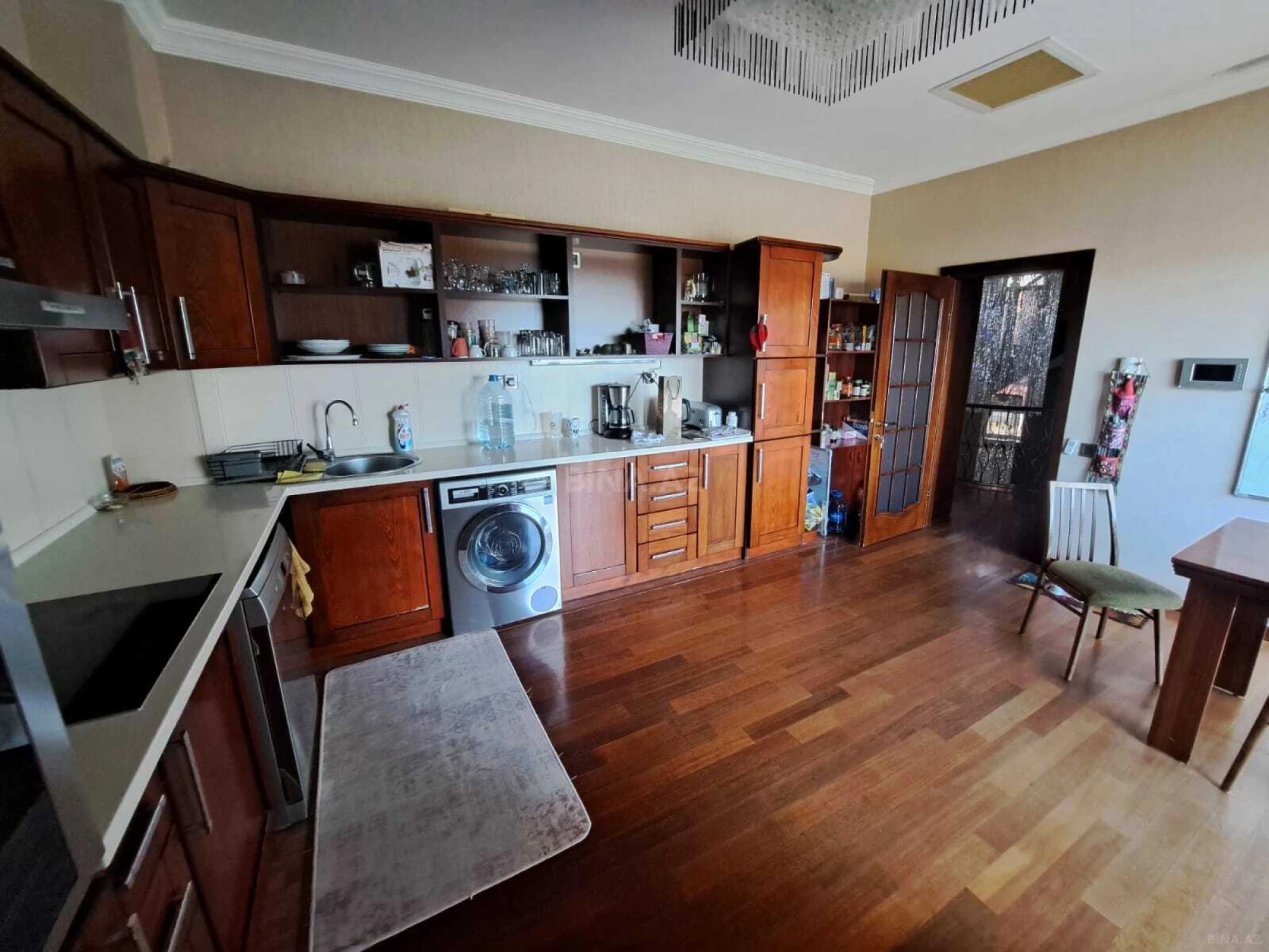 Kirayə verilir 6 otaqlı həyət evi 400 m²