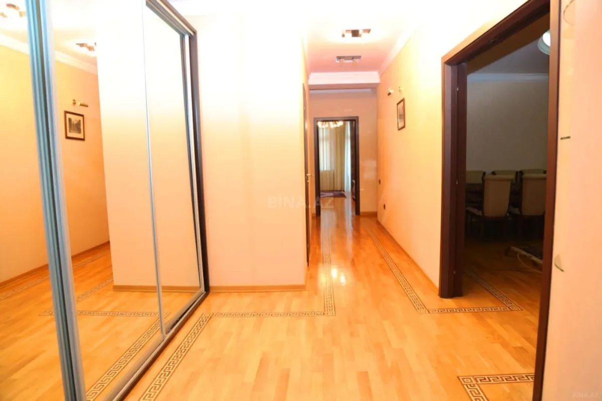 Kirayə verilir 4 otaqlı mənzil 235 m²