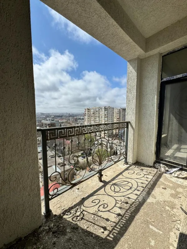 Satılır 2 otaqlı mənzil 83 m²