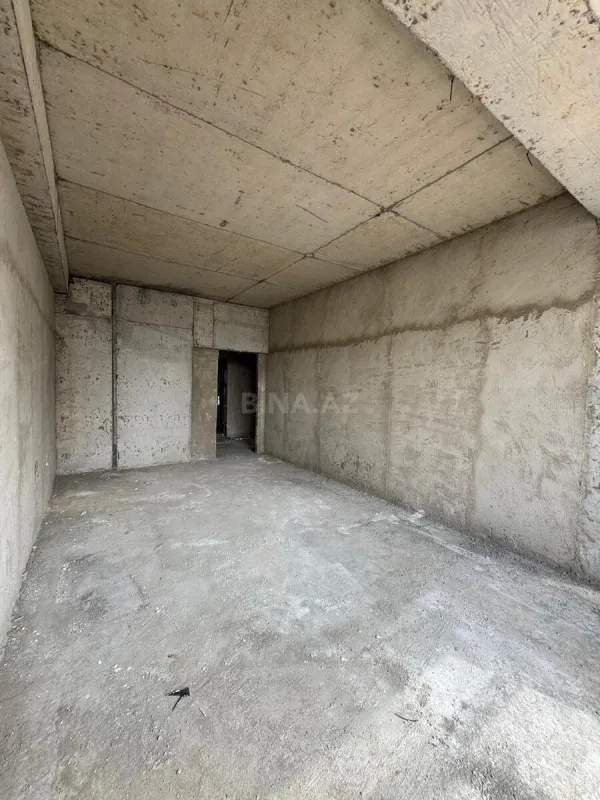 Satılır 2 otaqlı mənzil 83 m²