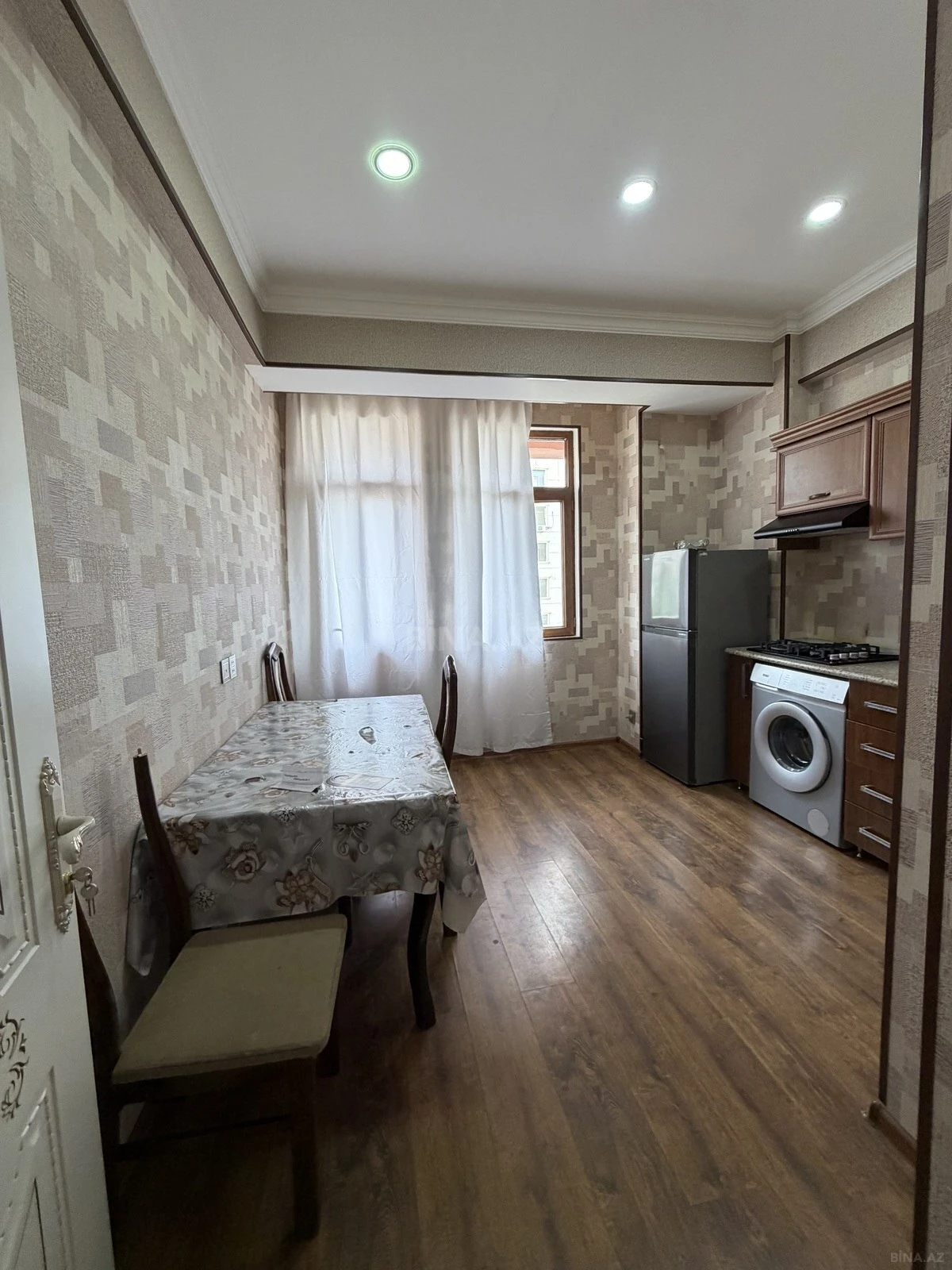 Satılır 1 otaqlı mənzil 53 m²