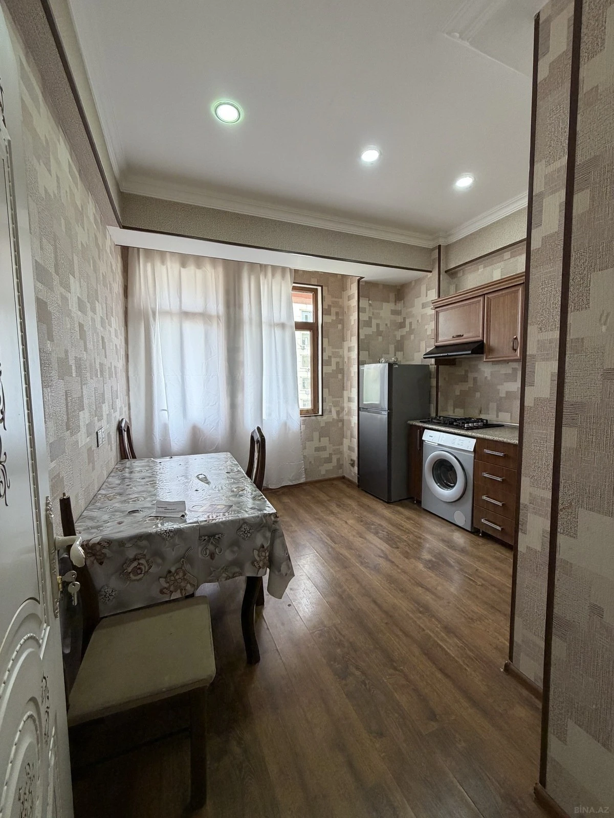 Satılır 1 otaqlı mənzil 53 m²