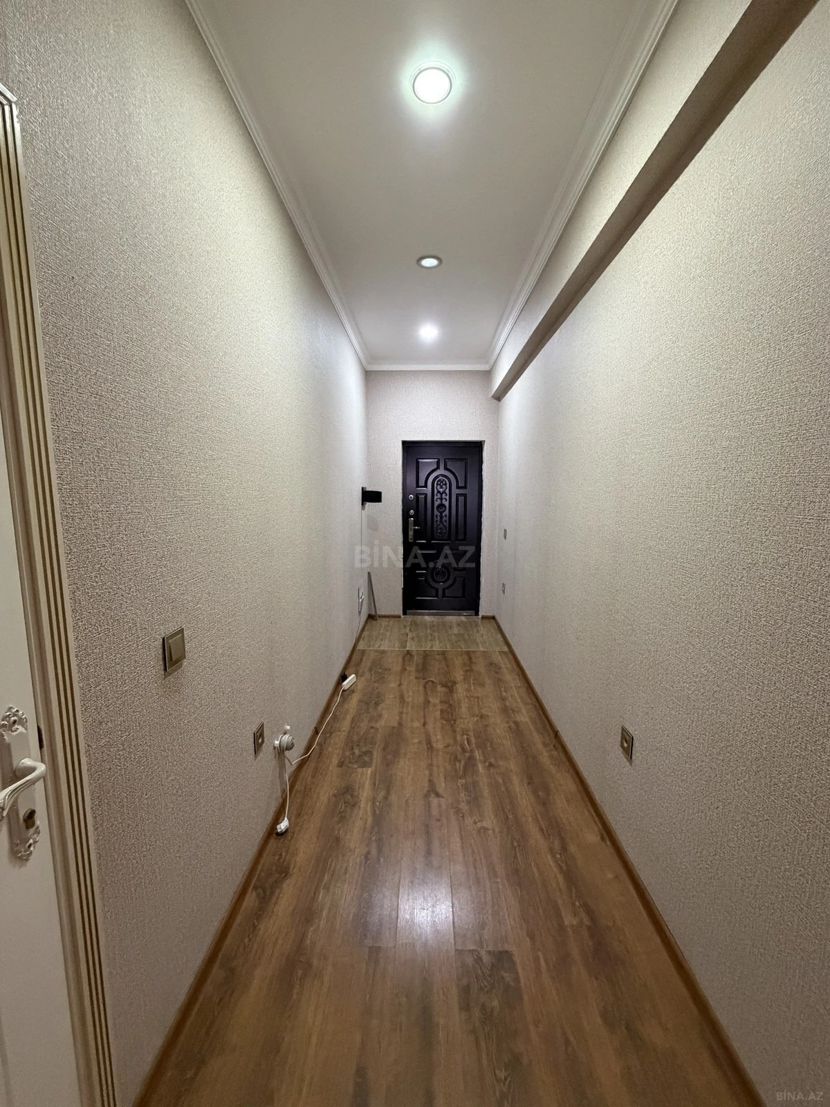 Satılır 1 otaqlı mənzil 53 m²