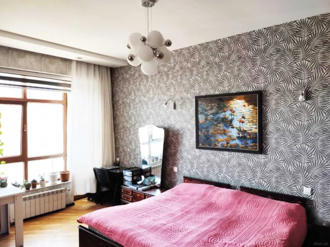 Satılır 3 otaqlı mənzil 138 m²