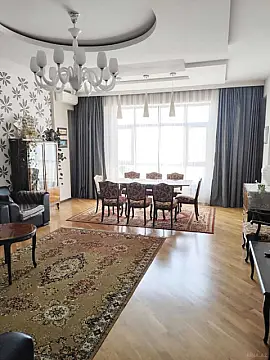 Satılır 3 otaqlı mənzil 138 m²