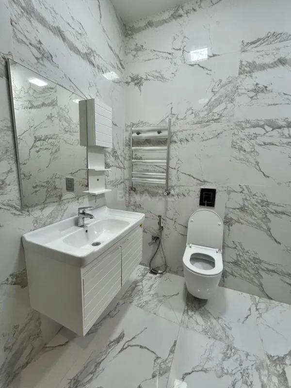 Kirayə verilir 2 otaqlı mənzil 90 m²