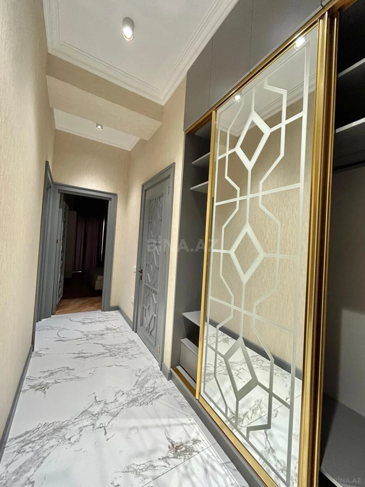 Kirayə verilir 2 otaqlı mənzil 90 m²