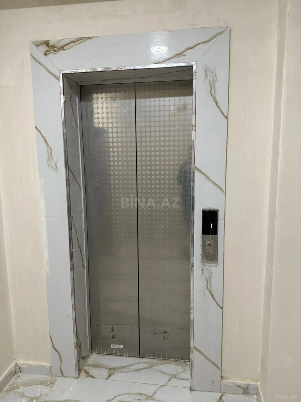 Satılır 2 otaqlı mənzil 60 m²