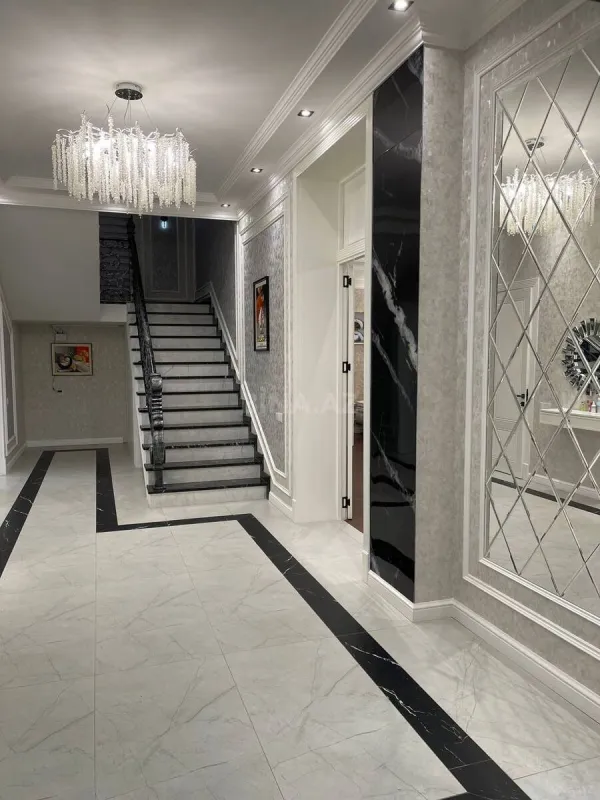 Satılır 6 otaqlı həyət evi 430 m²