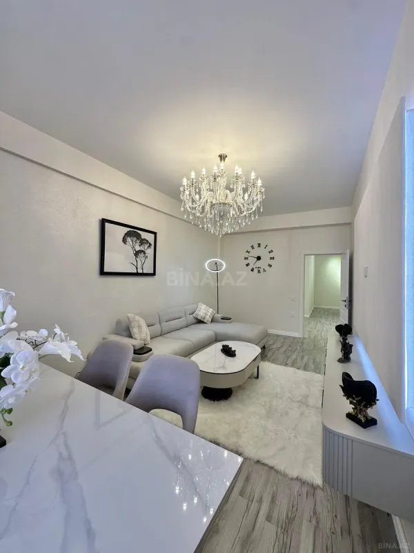 Satılır 2 otaqlı mənzil 103 m²