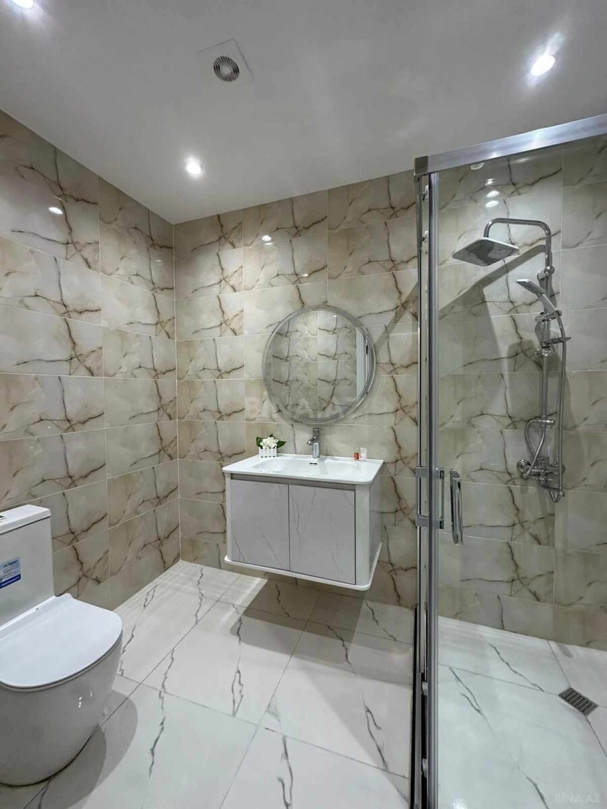 Satılır 2 otaqlı mənzil 103 m²