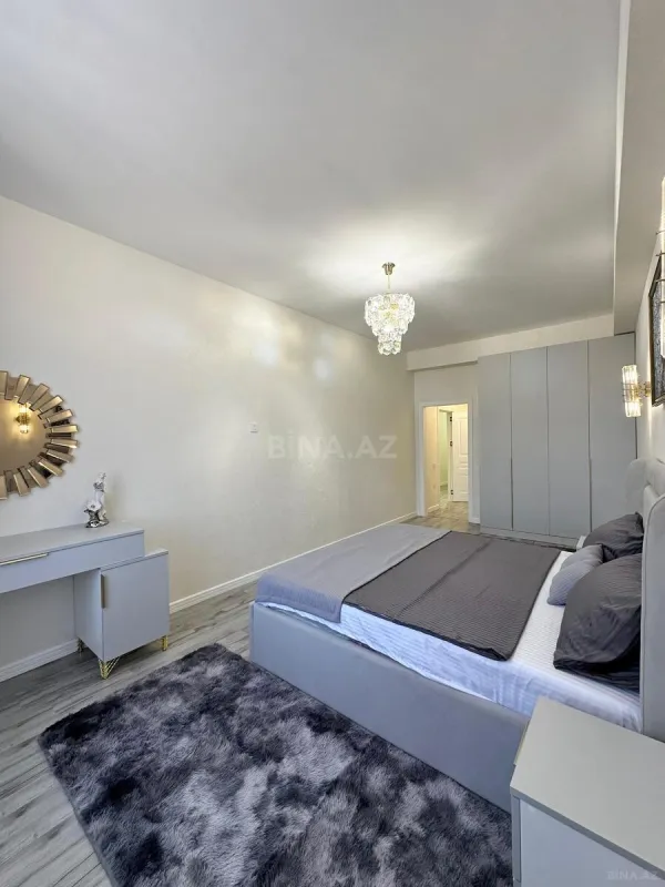 Satılır 2 otaqlı mənzil 103 m²