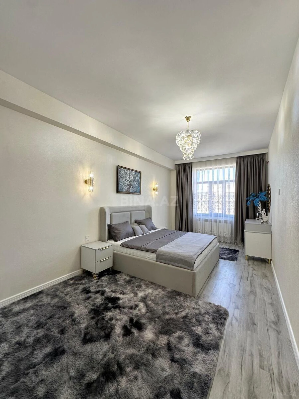 Satılır 2 otaqlı mənzil 103 m²