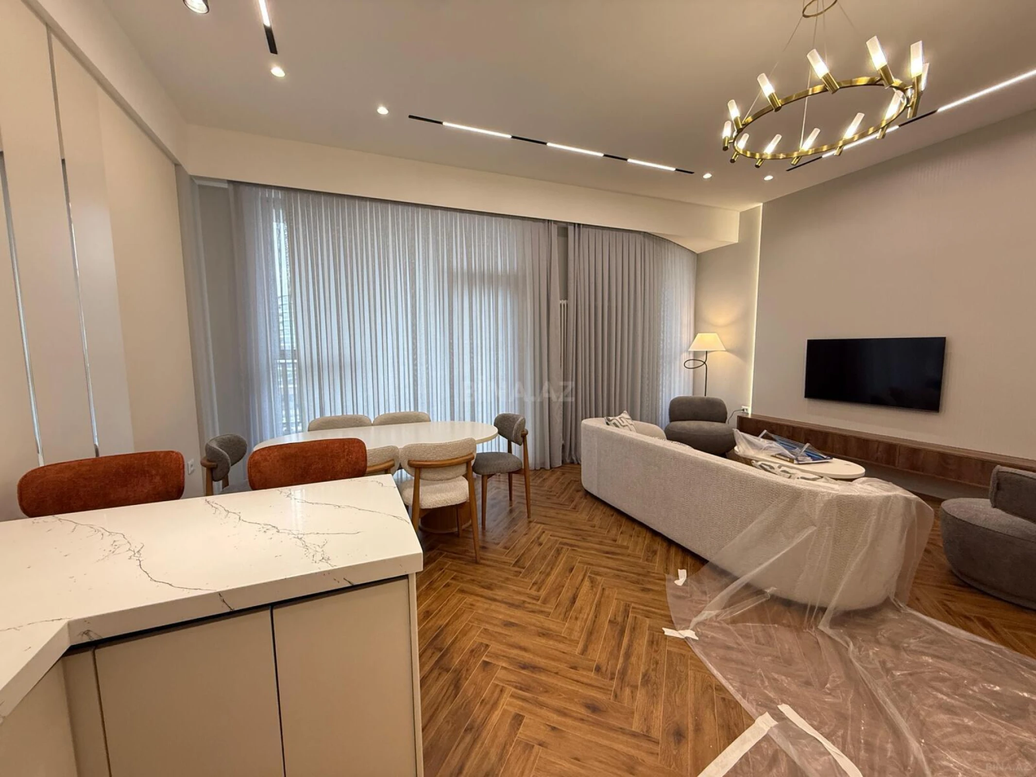 Kirayə verilir 2 otaqlı mənzil 80 m²