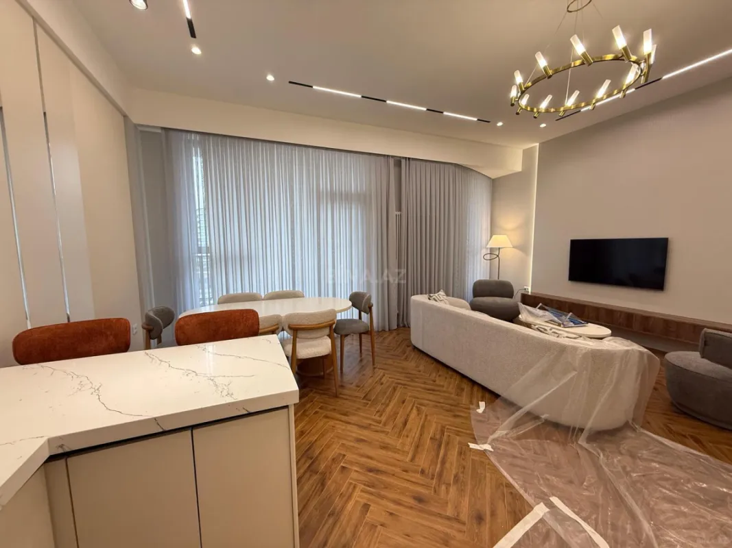 Kirayə verilir 2 otaqlı mənzil 80 m²