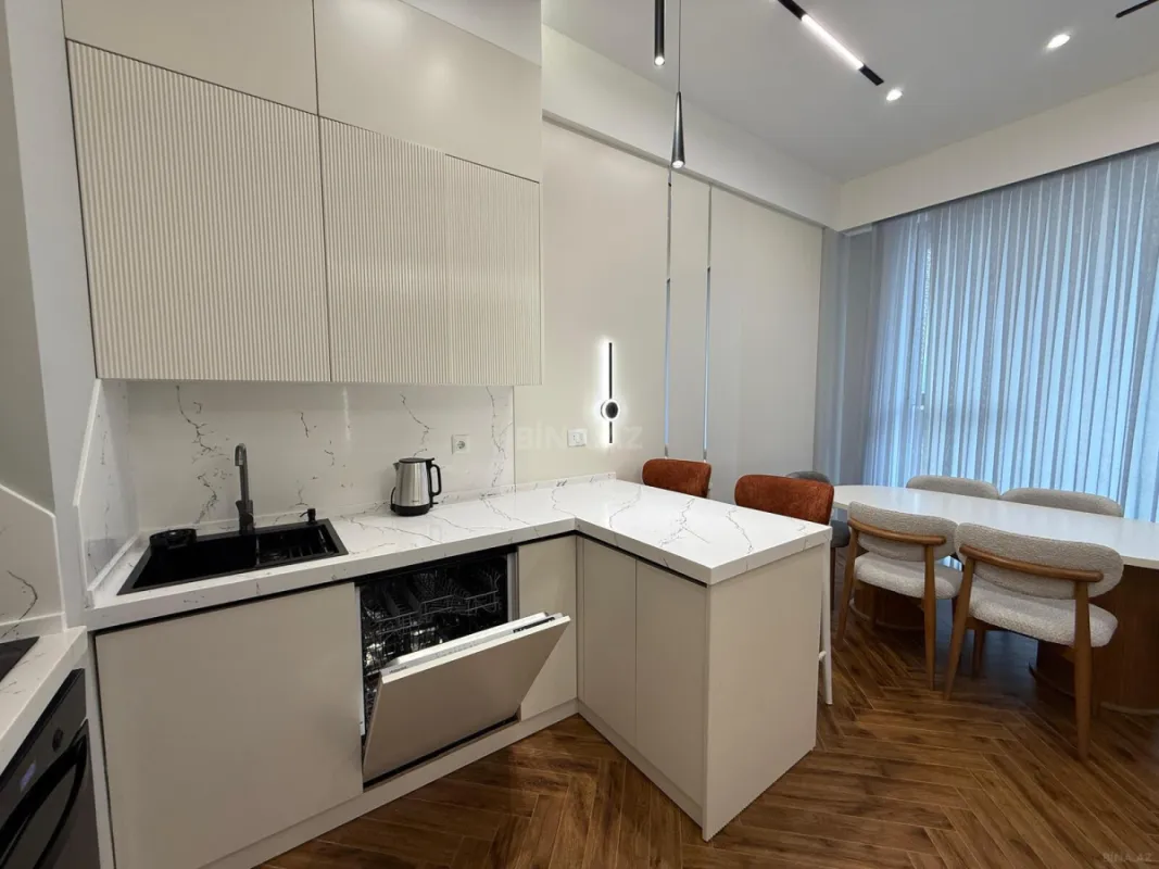 Kirayə verilir 2 otaqlı mənzil 80 m²