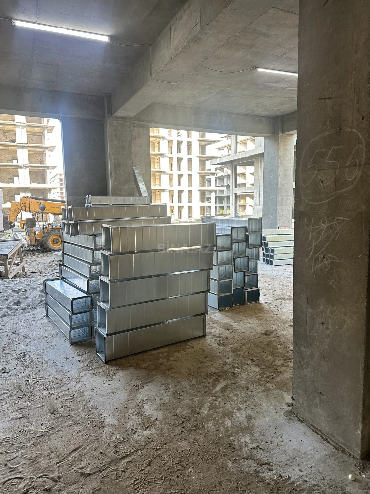 Satılır 1 otaqlı mənzil 56.9 m²