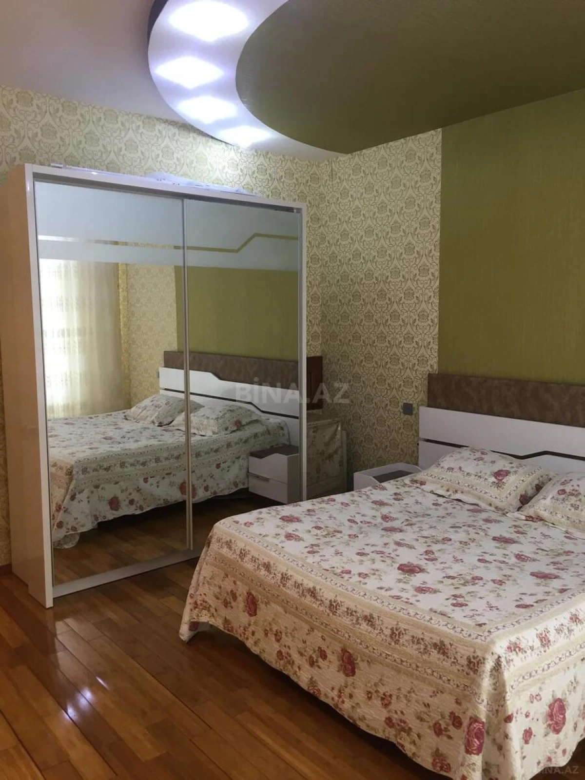 Satılır 2 otaqlı mənzil 109 m²