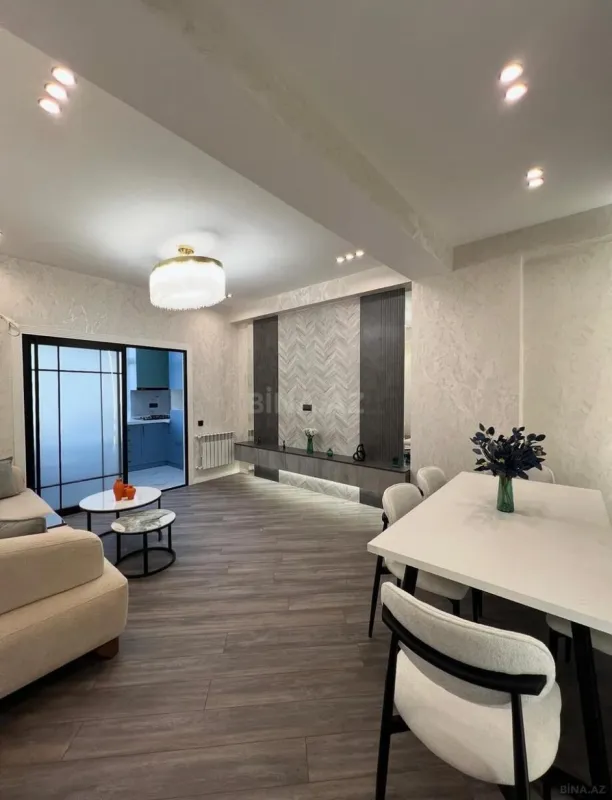 Kirayə verilir 2 otaqlı mənzil 92 m²
