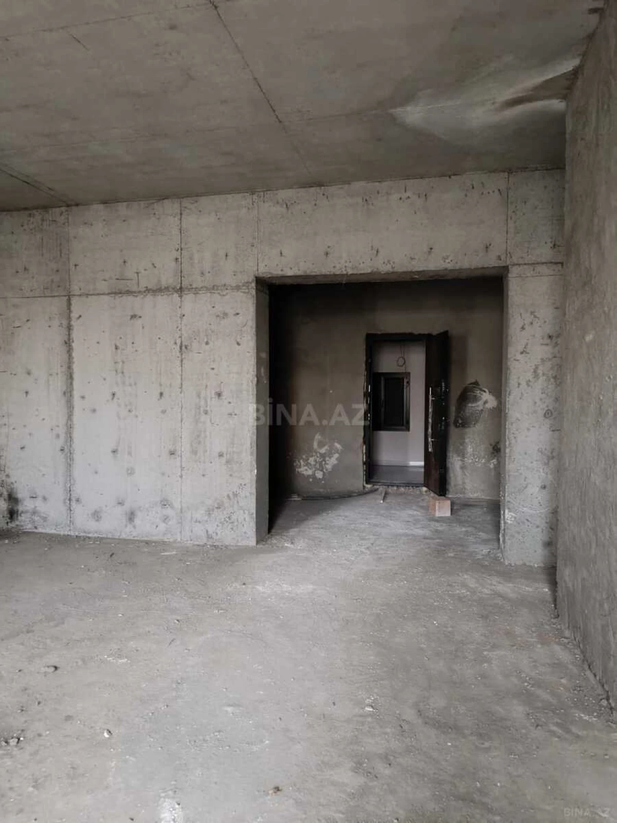 Satılır 2 otaqlı mənzil 98 m²