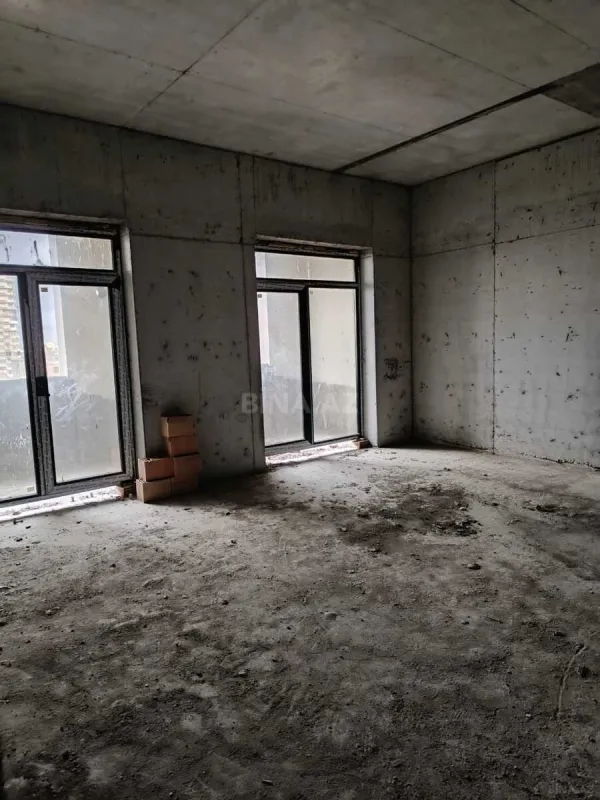 Satılır 2 otaqlı mənzil 98 m²