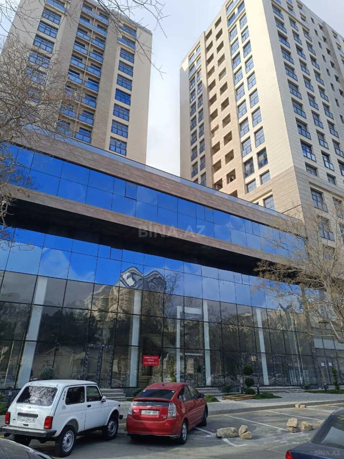 Satılır 2 otaqlı mənzil 98 m²