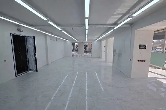 Kirayə verilir obyekt 90 m²