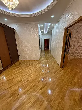 Kirayə verilir 3 otaqlı mənzil 145 m²