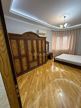 Kirayə verilir 3 otaqlı mənzil 145 m²
