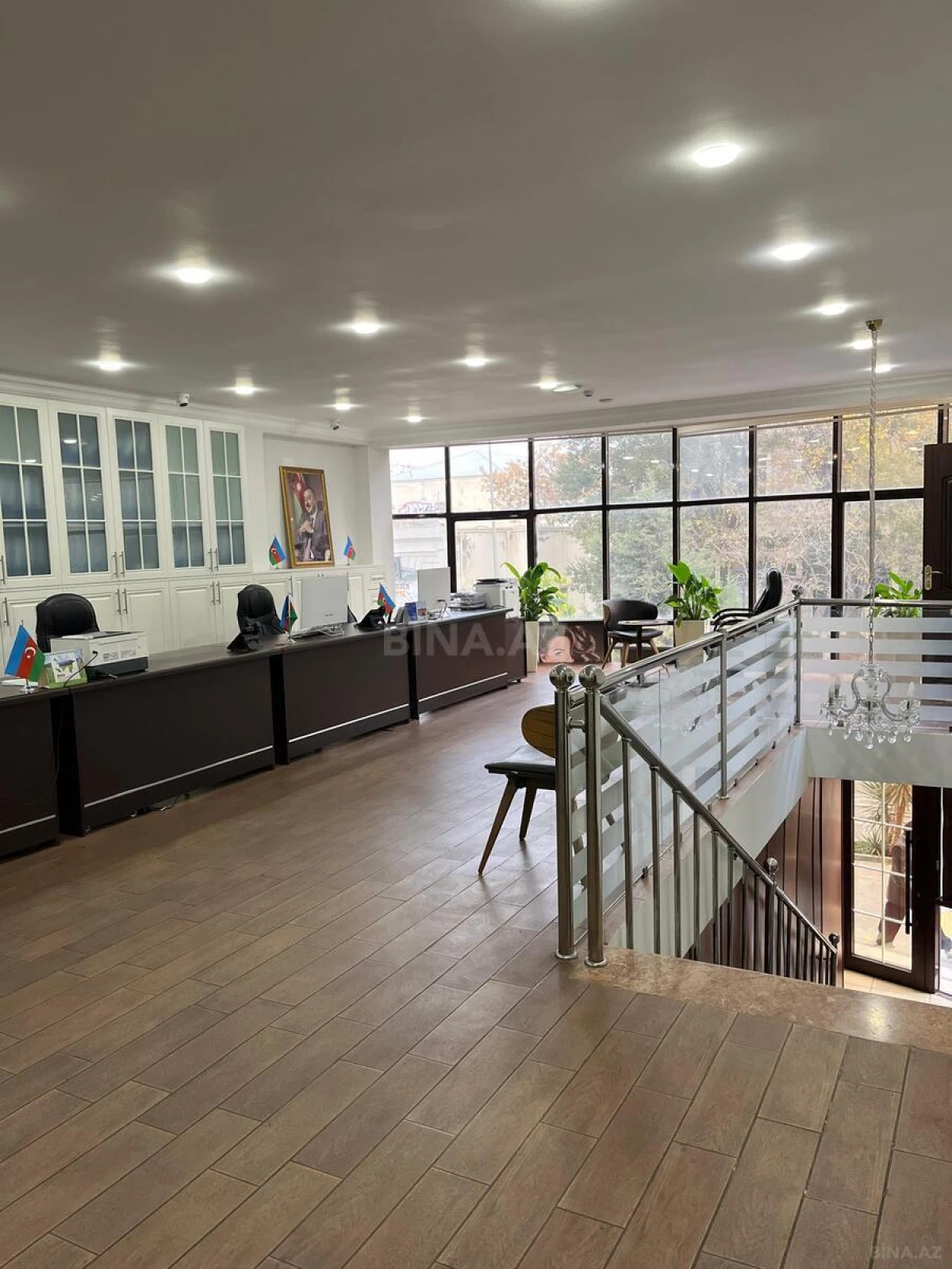 Kirayə verilir 5 otaqlı ofis 210 m²