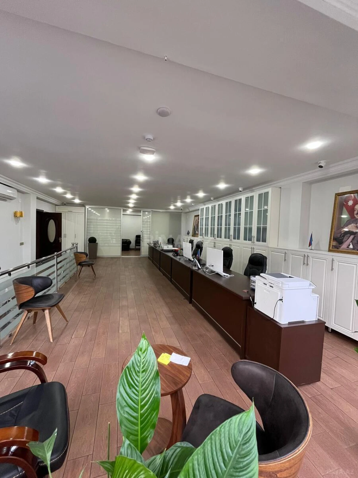 Kirayə verilir 5 otaqlı ofis 210 m²