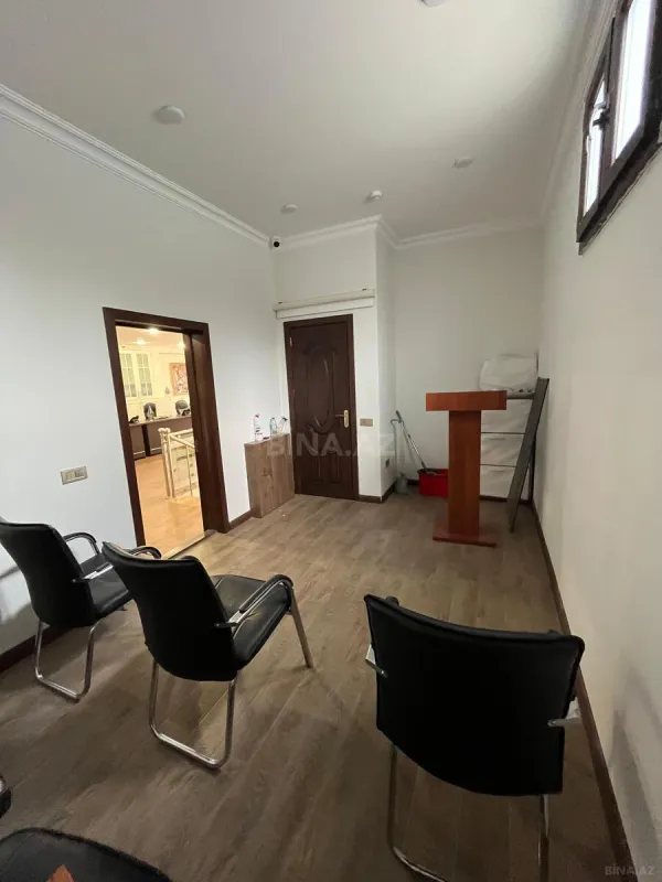 Kirayə verilir 5 otaqlı ofis 210 m²