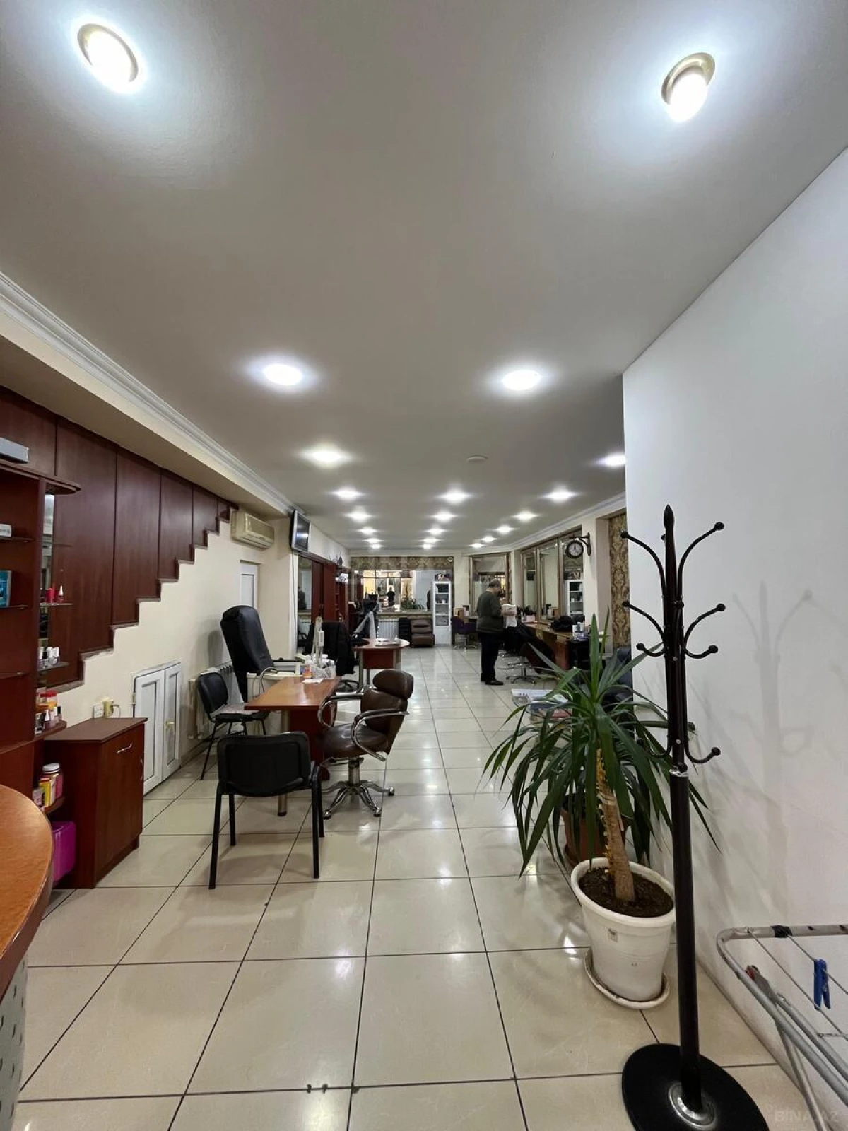 Kirayə verilir 5 otaqlı ofis 210 m²