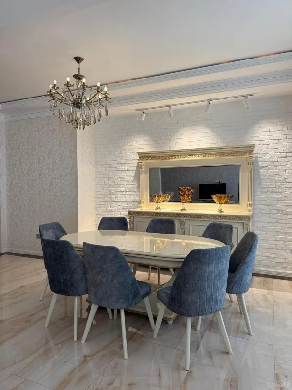 Kirayə verilir 4 otaqlı mənzil 210 m²