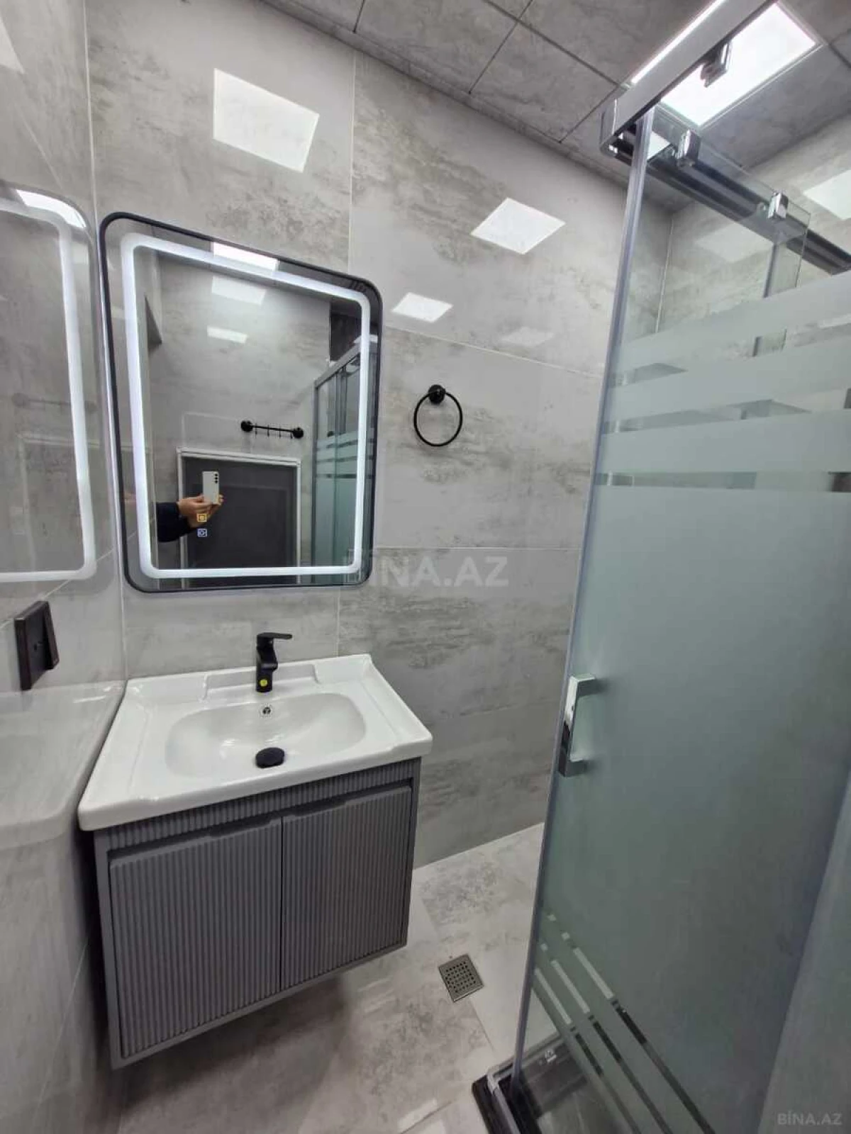 Satılır 4 otaqlı mənzil 90 m²