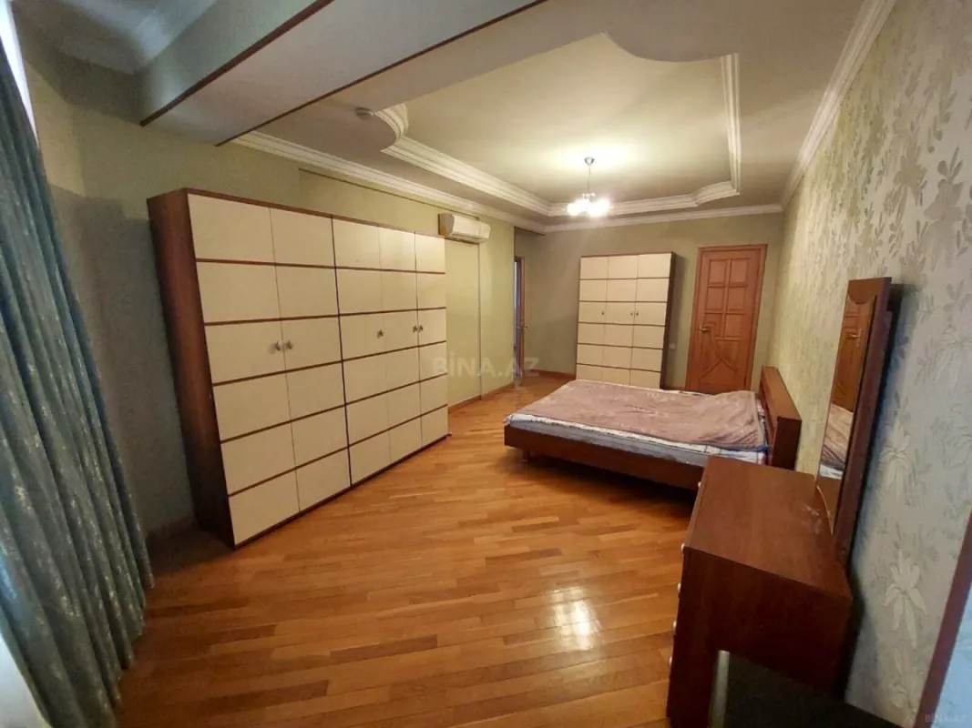 Kirayə verilir 4 otaqlı mənzil 215 m²